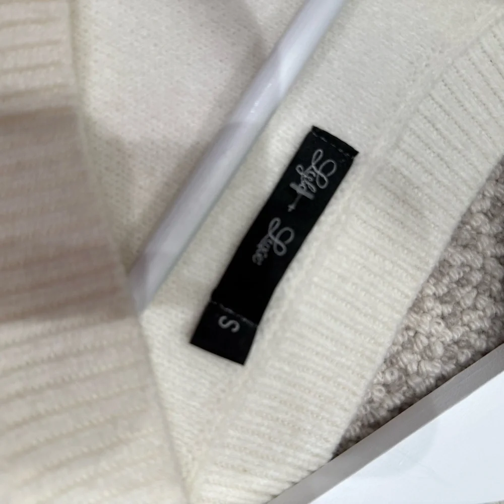Cozy Lyla + Luxe Ivory Sweater with hearts - Picture 4 of 5